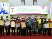 Bupati Sinjai Jemput 8 Penghargaan di Makassar
