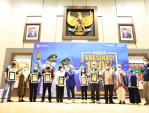 Sukseskan Vaksinasi, Pemkot Makassar Bagi-bagi Penghargaan
