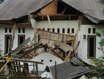 Banten Dilanda Gempa Bumi, Rumah Warga di Pandeglang Porak-poranda