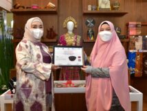 Songkok To Bone Raih Penghargaan WCC Award of Excellence For Handicraft of Asia Pasific Region 2022