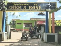 Cerita Siswa SMK di Bone Pakai Gerobak Tarik Ke Sekolah, Imbas BBM Subsidi Naik